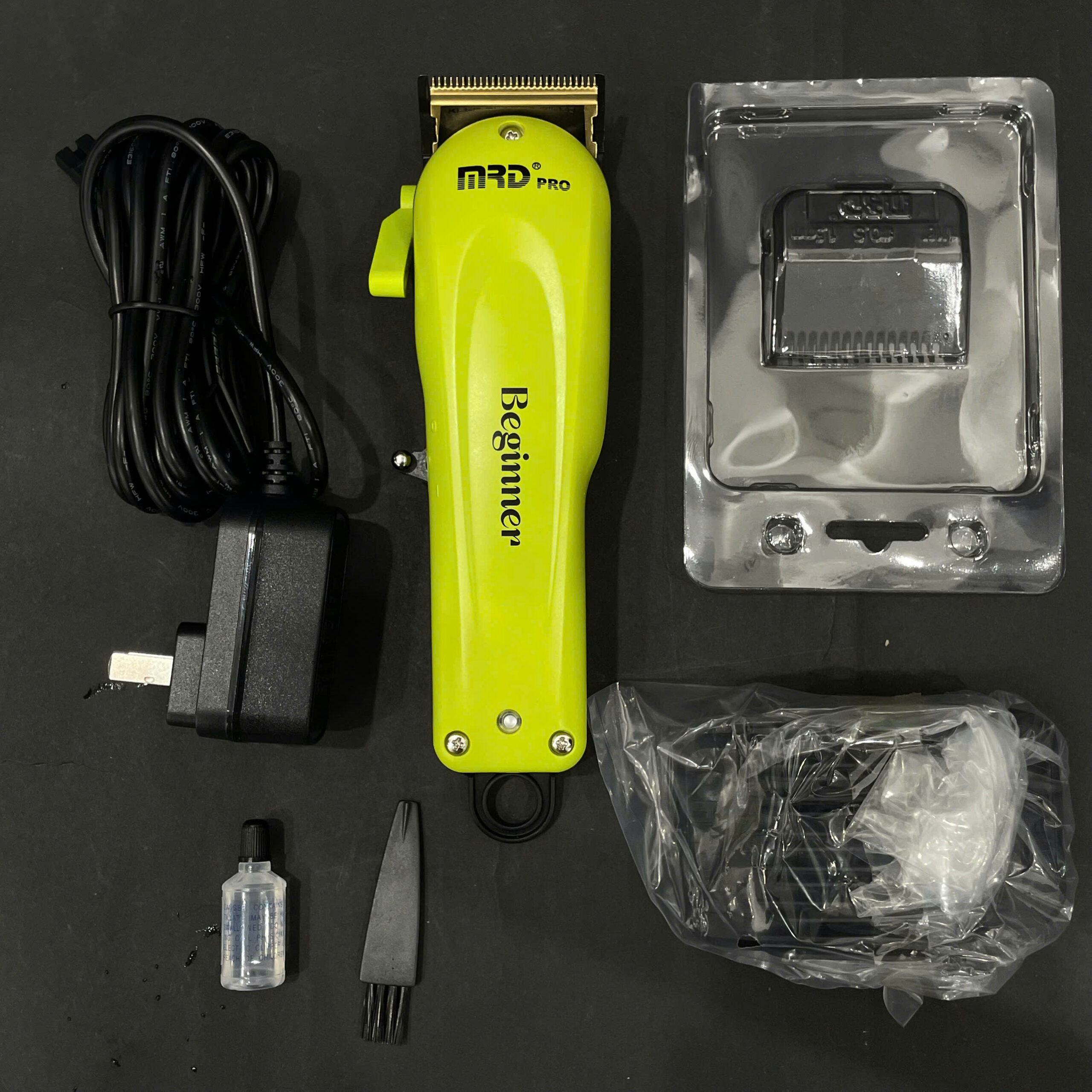 TÔNG ĐƠ CẮT TÓC CHUYÊN NGHIỆP HC-3969-2-Xanh– LƯỠI SẮC, PIN KHỎE, SIÊU ÊM - Ảnh 4